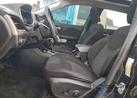 2016 Jeep Cherokee Latitude z USA, uszkodzony, nr VIN 1C4PJMCS1GW129873